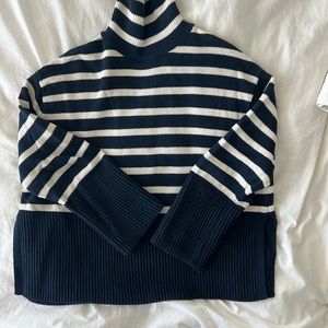 GAP 24/7 Split-Hem Turtleneck Sweater
